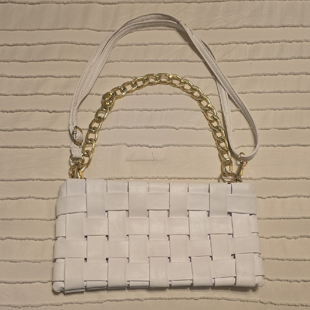 White Woven Basket Weave Crossbody Bag Clutch with Gold Chain Lindy Woven